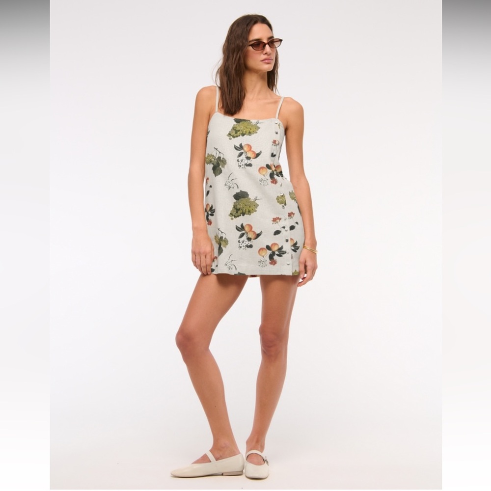 Linen-Blend Button Skort